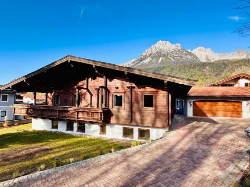 Vue générale sur la montagne ou vue sur la montagne depuis la maison de vacances