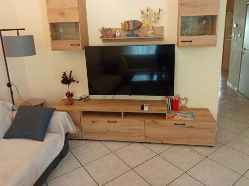 Central Home Kavala "with extra parking"