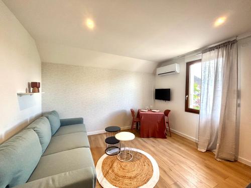 M114 Marquer Magnifique T2 avec parking aux portes de la douane de Moillesulaz