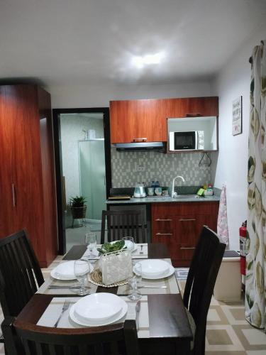 Una cocina o zona de cocina en Seaview Residence Garden Room1