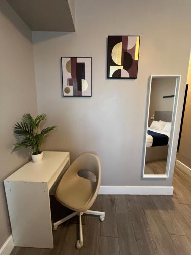 Paragraph Palmers Green Image