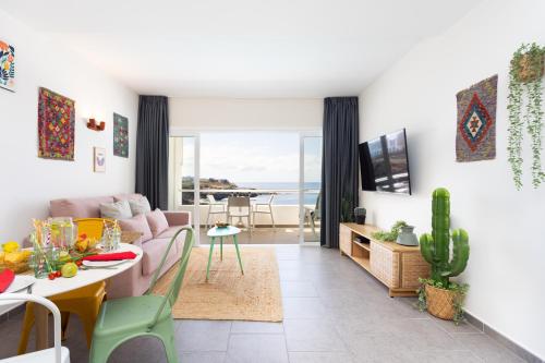 Relax and enjoy the sea