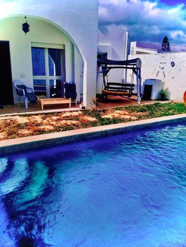 Πισίνα στο ή κοντά στο Villa avec piscine à sounine
