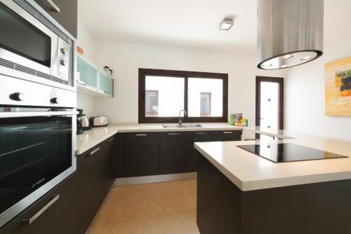Villa Su Casa by Optima Villas