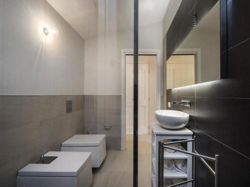 Ένα μπάνιο στο V 21 Campidano