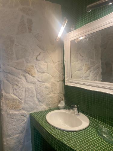 Ένα μπάνιο στο La Villa nel Parco Manfredi Homes&Villas