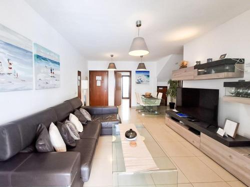 Casa Pedro - Duplex with Jacuzzi, Pool, AC and Sea Views