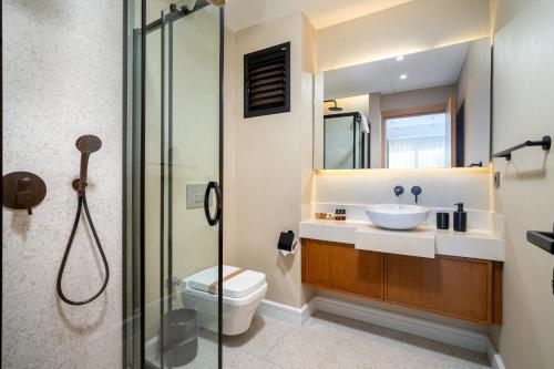 Un baño de Dalyan Residence & Suites