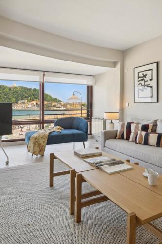 Playa de La Concha 9 by FeelFree Rentals