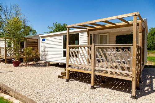 Κήπος έξω από το Blue Grass Ranch - MobilHome Cactus