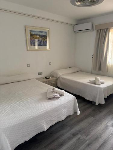 Las Americas 1-Bed Apt Sleeps 5 Pool Parking