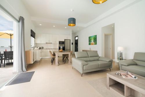 Villa Valencia by Optima Villas