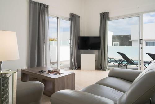 Villa Valencia by Optima Villas