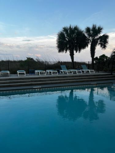 Beachfront Bliss 3BR Oceanfront Condo with Pool and Hot Tub photo 55