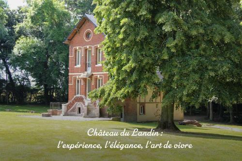 Κήπος έξω από το Château du Landin - Bains nordiques