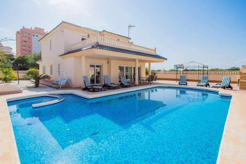 Acogedor Chalet con piscina 2ª Línea del Mar Menor