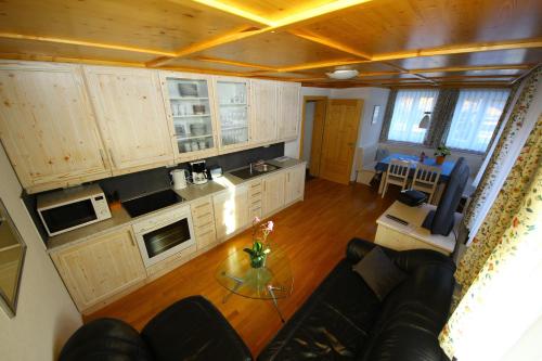 an overhead view of a living room and kitchen at Appartement Asitz in Leogang