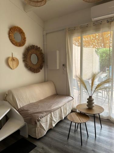 Studio villa proche village natu