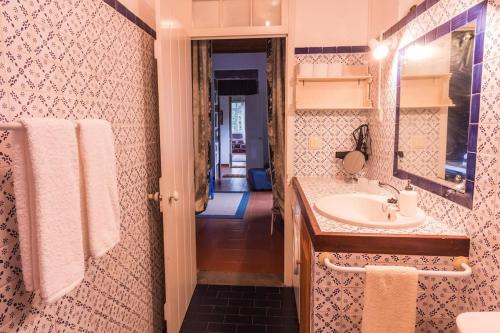 Ένα μπάνιο στο Casa das Duas Ribeiras