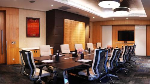 Crowne Plaza Greater Noida by IHGにあるビジネスエリアまたは会議室