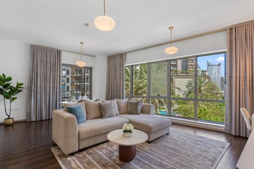 Exceptional 1-bedroom with pool view in Downtown