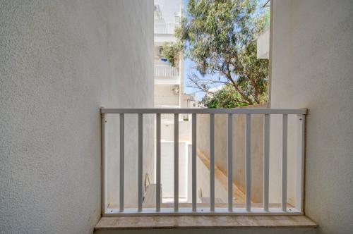 Balkoni atau teres di The Suite Stay - Just off the Promenade & Beach !