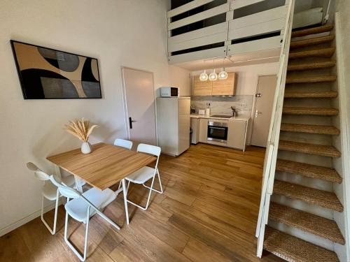 Appartement T3 mezzanine, plage des Sablettes à 300 m !
