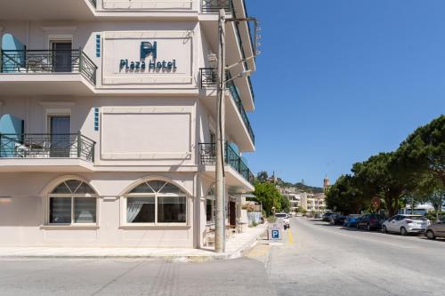 El barrio en el que está el hotel o un barrio cercano