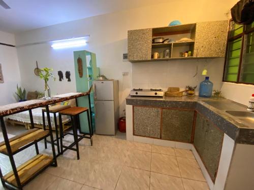 Kuchyň nebo kuchyňský kout v ubytování The Pallet Nook, Cozy Studio in Kilifi