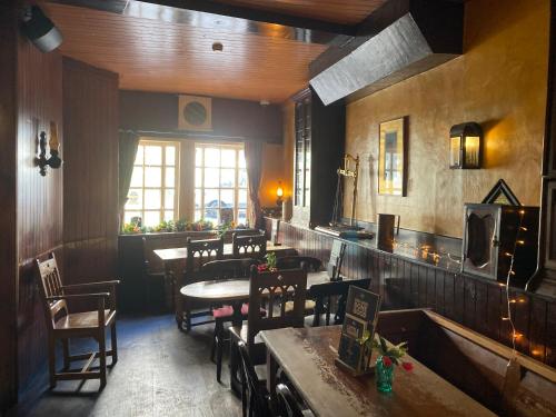 Golden Fleece York photo 24