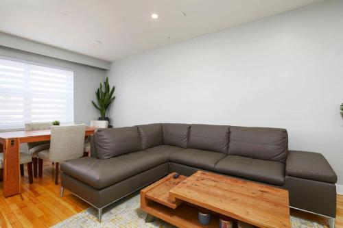 Fotografie z fotogalerie ubytování Awesome 2BR in Montreal v Montrealu