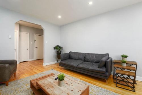 Fotografie z fotogalerie ubytování Lovely 2BR on Walkley v Montrealu