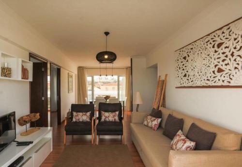 GuestReady - Marina view top floor with terrace