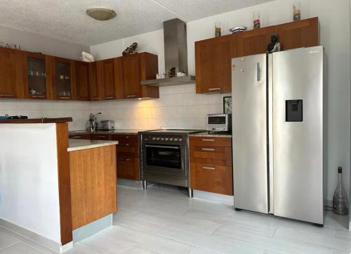 Dapur atau dapur kecil di Specious 2 bedroom in Pelican Key near the beach