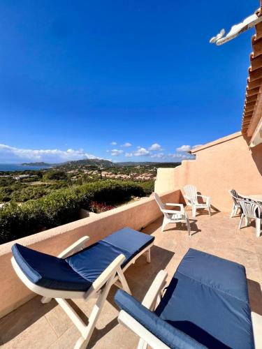 Logement A Nepita splendide vue mer avec piscine