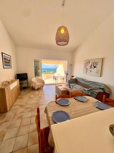 Logement A Nepita splendide vue mer avec piscine