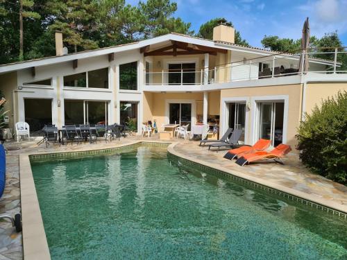 Family villa with pool