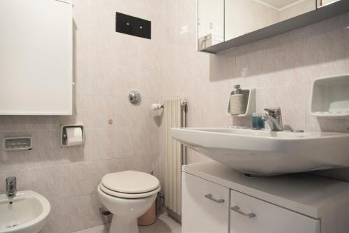 Youhosty - De Angeli Apartment