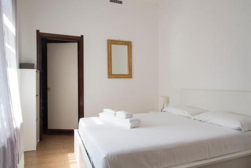 Youhosty - De Angeli Apartment