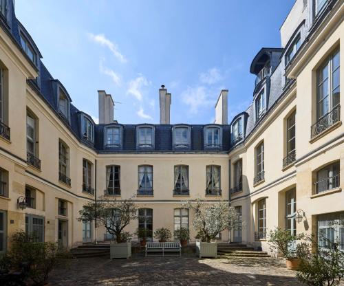 Un 1-Ch/1-SdB Confortable- Place des Vosges