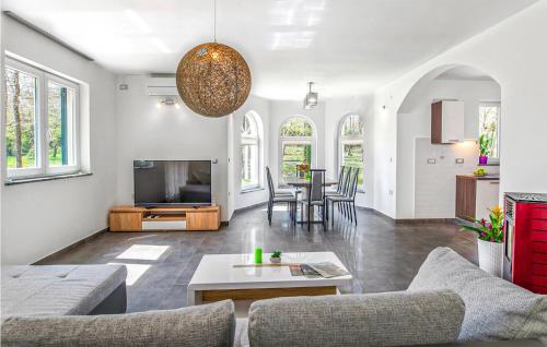 Awesome Home In Labin