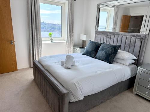Luxury Waterfront Apartment With Panoramic View photo 3