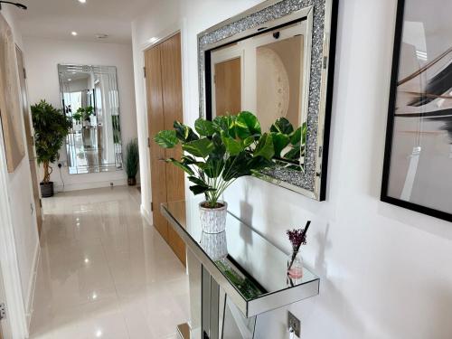 Luxury Waterfront Apartment With Panoramic View photo 16