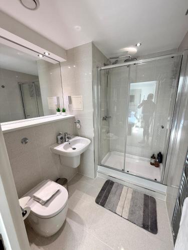 Luxury Waterfront Apartment With Panoramic View photo 9
