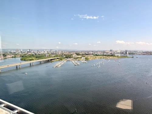 Luxury Waterfront Apartment With Panoramic View photo 23