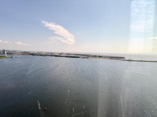 Luxury Waterfront Apartment With Panoramic View photo 25