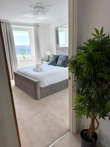 Luxury Waterfront Apartment With Panoramic View photo 8