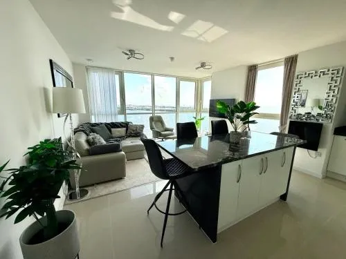 Luxury Waterfront Apartment With Panoramic View photo 1
