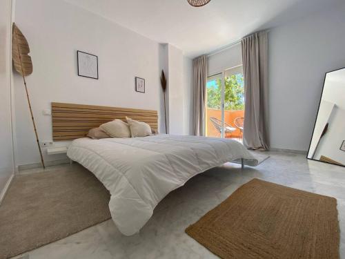 Stylish Marbella Spot Pass the Keys