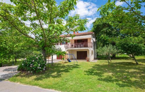2 Bedroom Pet Friendly Home In Lazarici